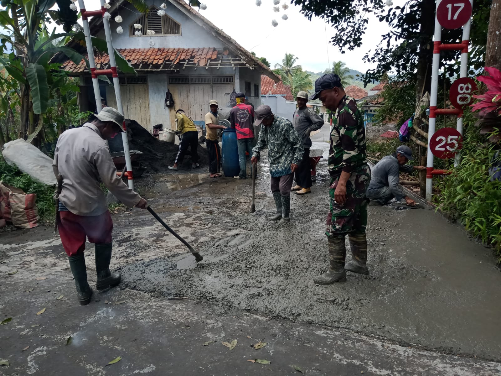 Gotong Royong Kegiatan Rabat B...